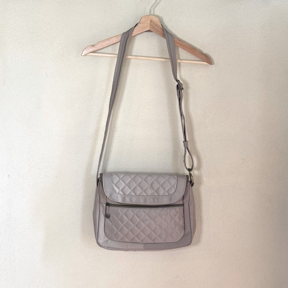 Travelon Gray Tan Anti-Theft Quilt Adjustable Strap Crossbody Bag with Pockets